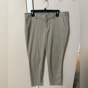 Eddie Bauer Women’s Khaki Boyfriend Fit Chino Pants sz 12. Waist 34 x 30